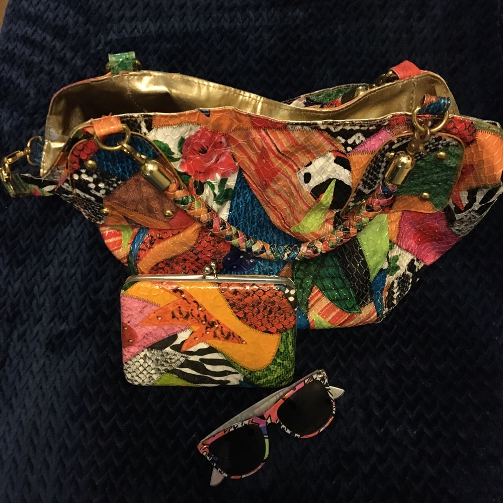 Purses - Picture 7 of 8